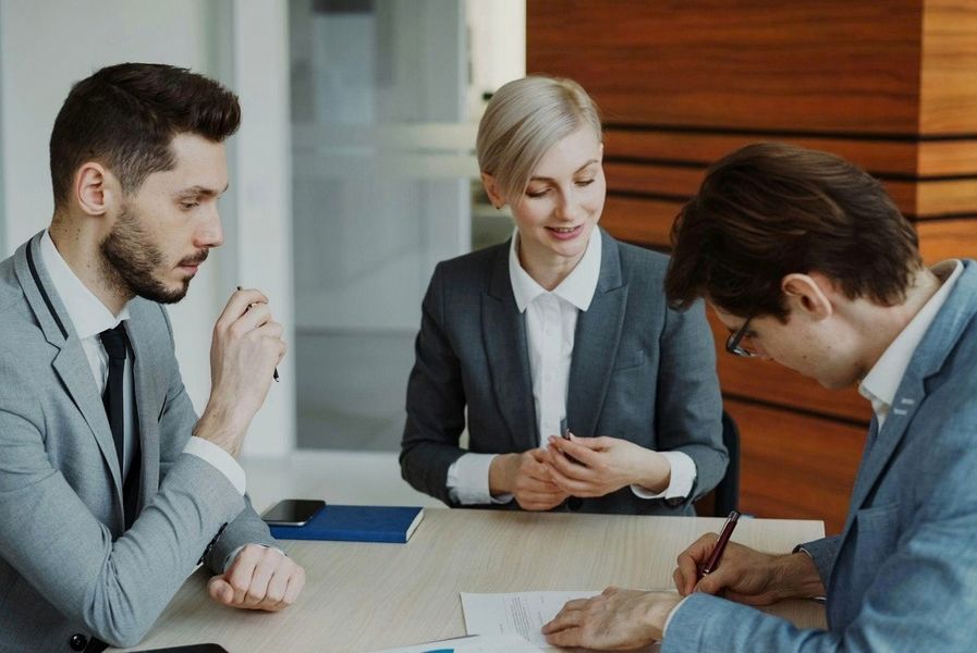Professional consultation for divorce mediation in Overland Park.